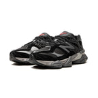 9060 "Black/Castlerock"