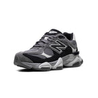 9060 "Black / Castlerock"