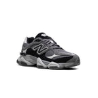 9060 "Black / Castlerock"