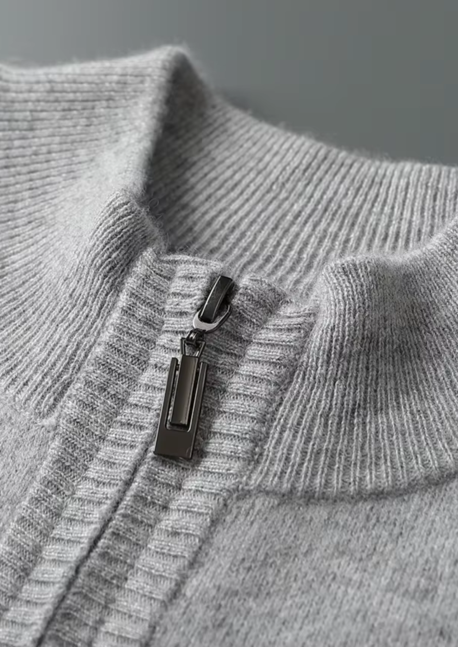 PREMIUM CASHMERE ESSENTIAL HALF-ZIP SWEATER