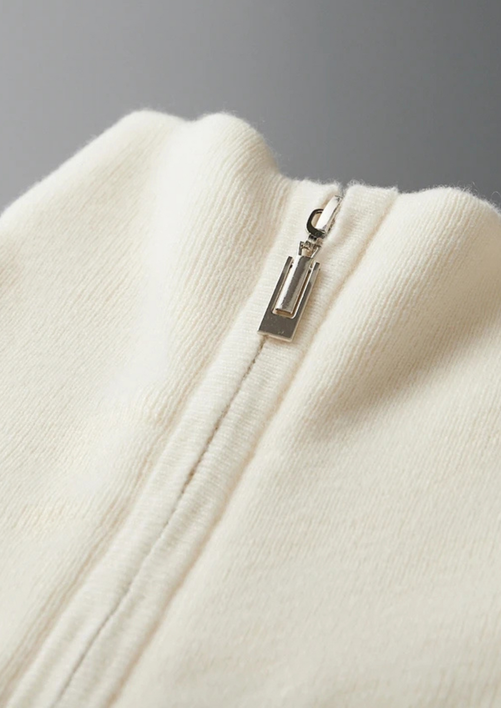 PREMIUM CASHMERE RIBBED HALF-ZIP SWEATER