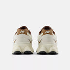 9060 "Breakfast Tea Angora"